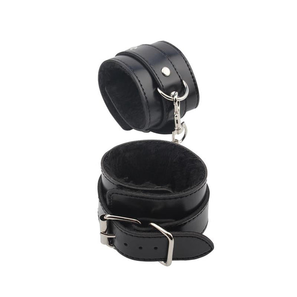 Chisa Novelties Hand Cuffs Obey Me - Lovebunny.se