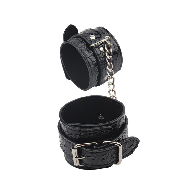Chisa Novelties Wrist Cuffs Be good Black - Lovebunny.se