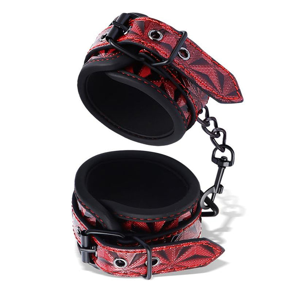 INTOYOU Adjustable Ankle Cuffs Diamond Vegan Leather - Lovebunny.se