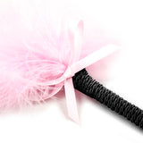 Fetish Addict Feather Tickler with Bow 25 cm Rosa - Lovebunny.se